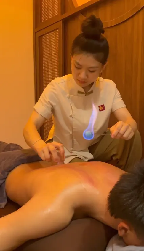 Cạo gió giác hơi tại TPHCM – Bí quyết phục hồi sức khỏe, thư giãn hiệu quả