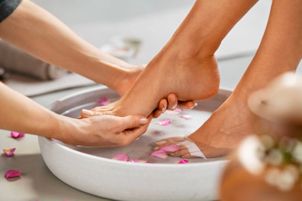 Top 4 lợi ích "Vàng" của Massage Chân Tại Quận 1