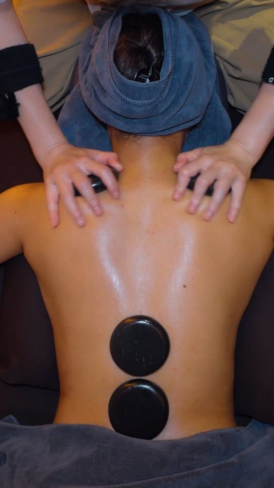 Massage Body Đá Nóng Quận 1